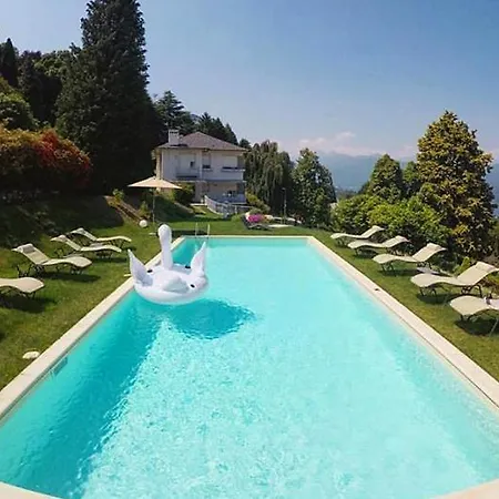 Sleeps 10 Pool Air Con Wifi Villa Baveno